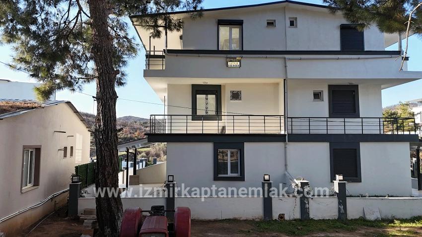 2+1 Bedroom Summerhouse For sale in Payamlı Nbh. Seferihisar Doğanbey - 421 m²