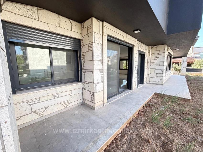 Large And Spacious 6+2 Triplex For Sale In Seferihisar Payamlı Center