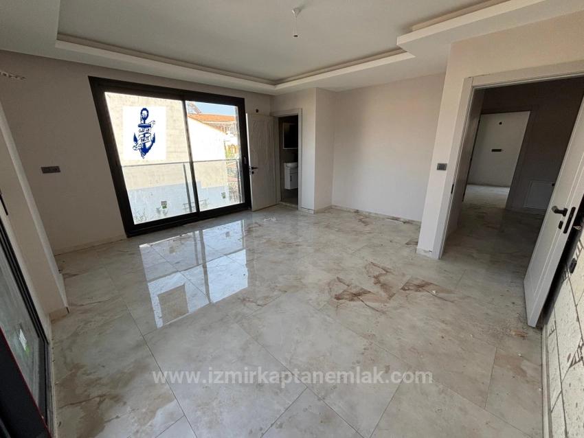 Large And Spacious 6+2 Triplex For Sale In Seferihisar Payamlı Center