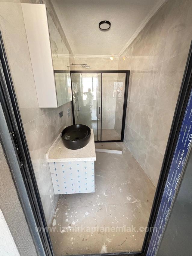 Large And Spacious 6+2 Triplex For Sale In Seferihisar Payamlı Center