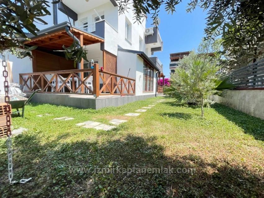 Spacious 3+1 Villa For Sale With Parking And Large Garden In Seferihisar Doğanbey