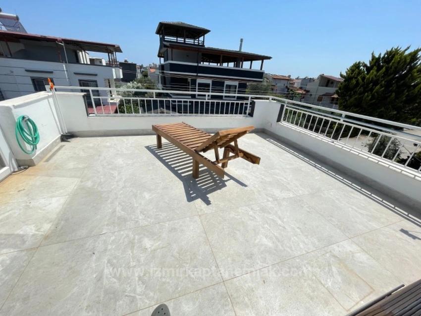 Spacious 3+1 Villa For Sale With Parking And Large Garden In Seferihisar Doğanbey