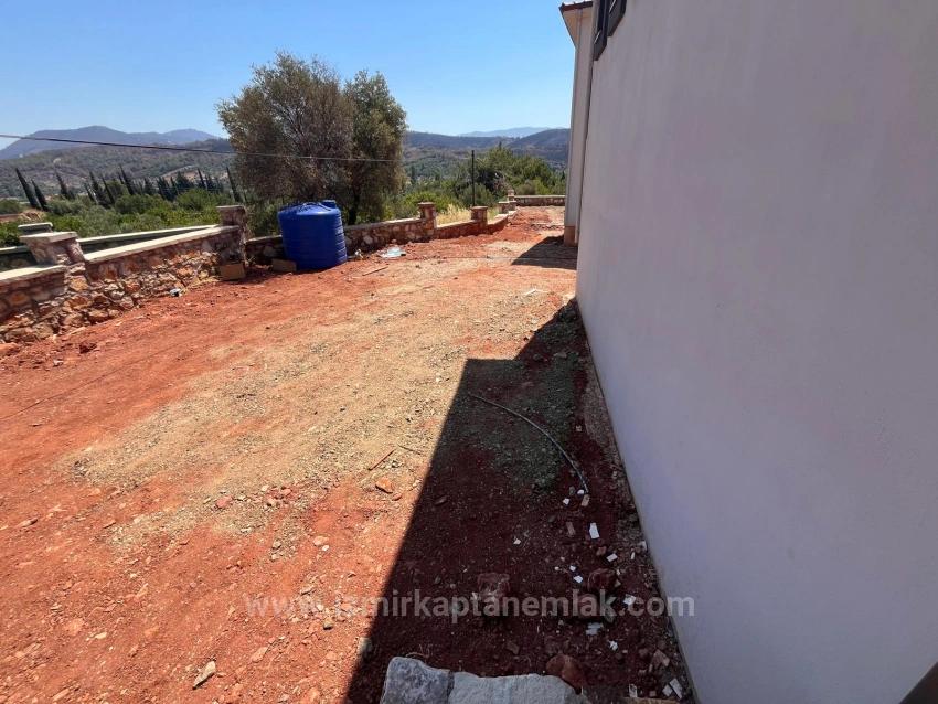 Brand New 2+1 Villa For Sale With Large Garden In Seferihisar Kavakdere