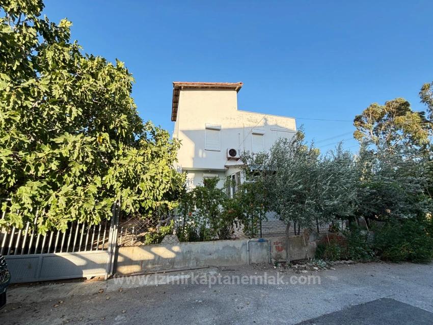 4+1 Villa For Sale In Seferihisar Ürkmez, 100M From The Beach