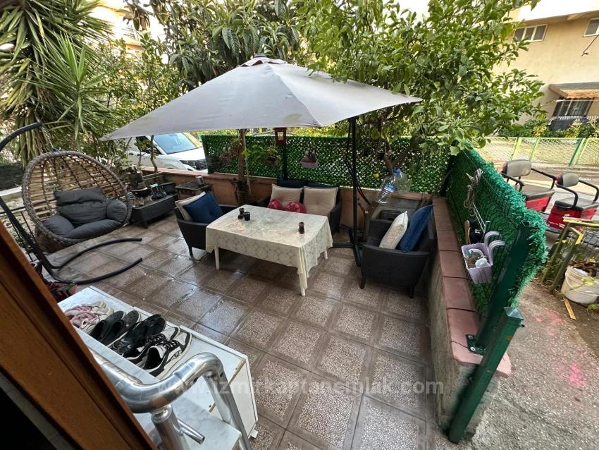 2+1 Apartment For Sale In Seferihisar Ürkmez, 300M From The Beach With Garden