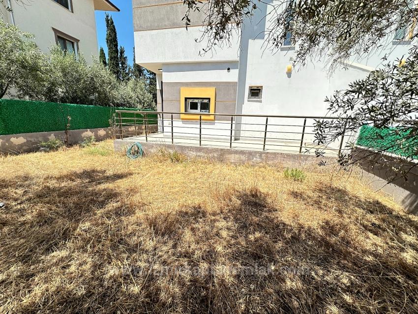 Spacious 3+1 Villa For Sale With A Large Garden In Seferihisar Cumhuriyet Neighborhood