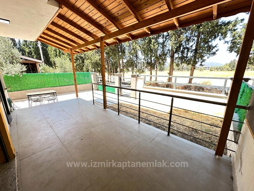 Spacious 3+1 Villa For Sale With A Large Garden In Seferihisar Cumhuriyet Neighborhood