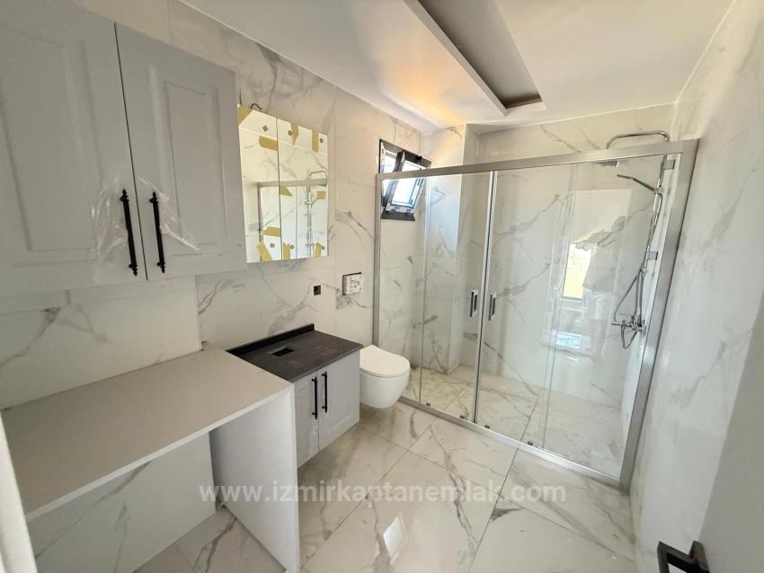 2+1 Villa With Independent Garden For Sale In Seferihisar Doğanbey