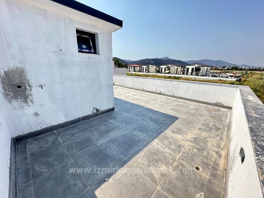 Brand New 2+1 Villa For Sale With Large Garden In Seferihisar Cumhuriyet