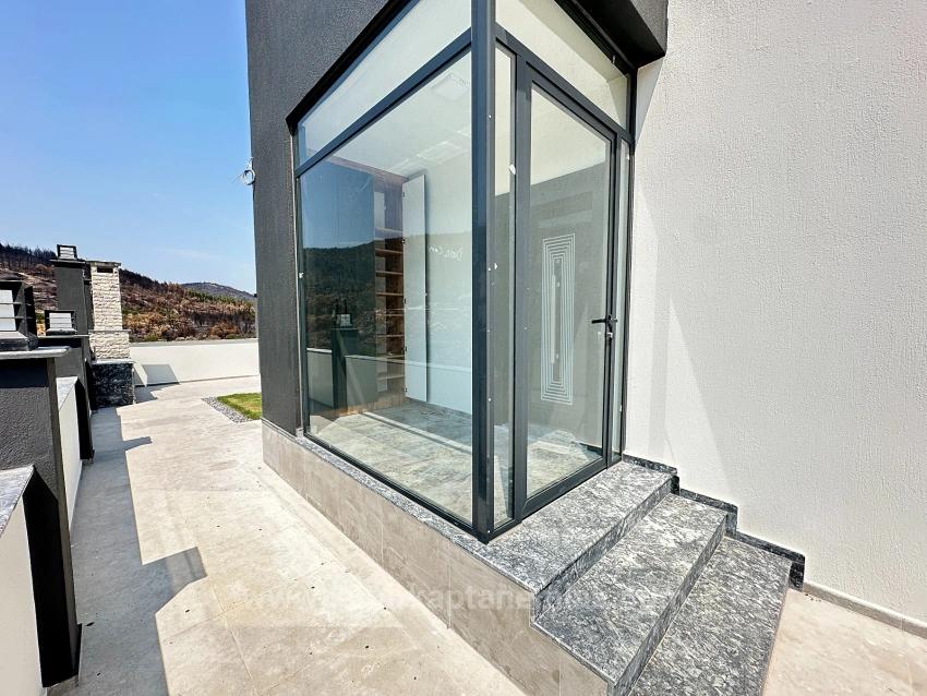 Independent, Quality New 4+1 Villa For Sale Within 287M2 In Seferihisar Doğanbey