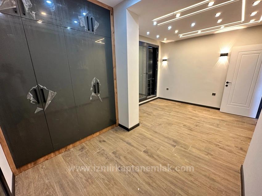 Independent, Quality New 4+1 Villa For Sale Within 287M2 In Seferihisar Doğanbey