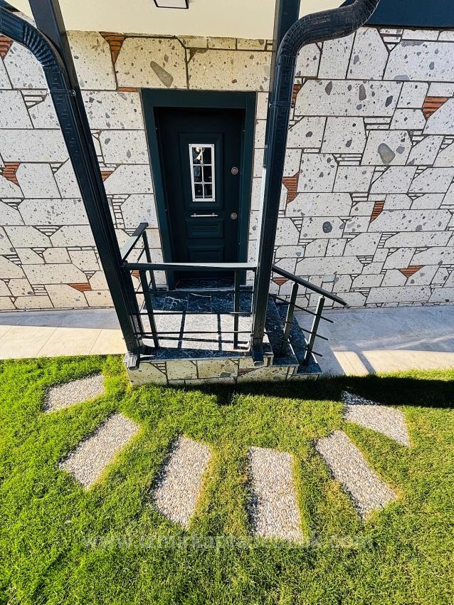 300M2 Gross Large 3+1 Villa With Independent Pool For Sale In Doğanbey