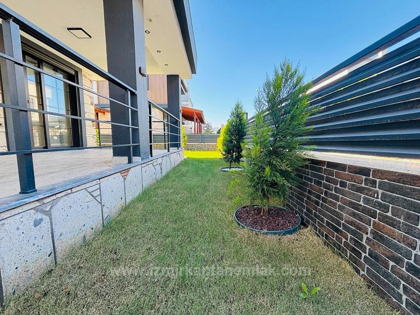 300M2 Gross Large 3+1 Villa With Independent Pool For Sale In Doğanbey