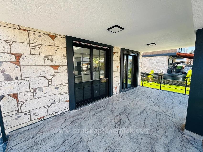 300M2 Gross Large 3+1 Villa With Independent Pool For Sale In Doğanbey