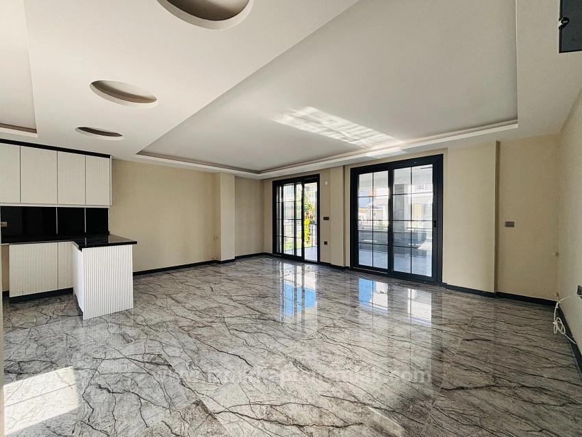 300M2 Gross Large 3+1 Villa With Independent Pool For Sale In Doğanbey