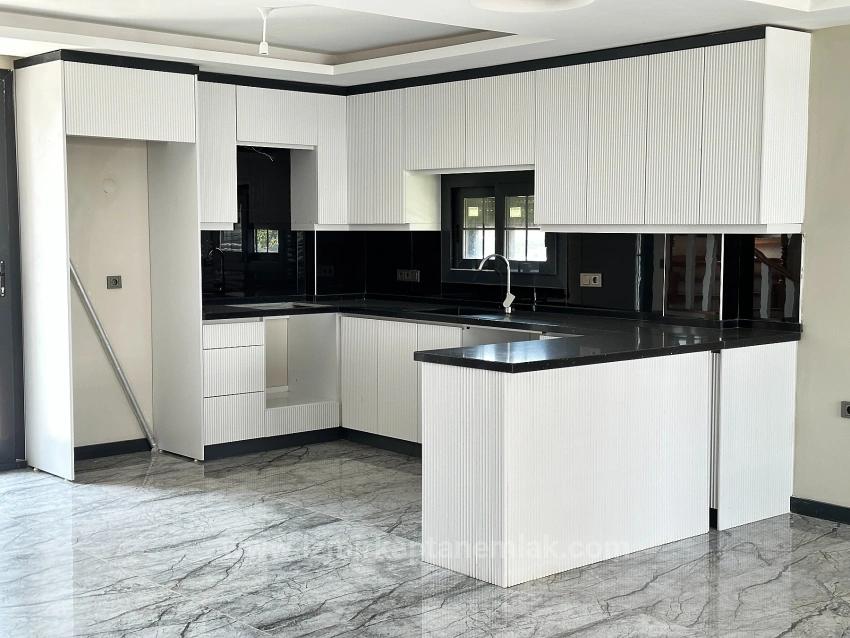 300M2 Gross Large 3+1 Villa With Independent Pool For Sale In Doğanbey