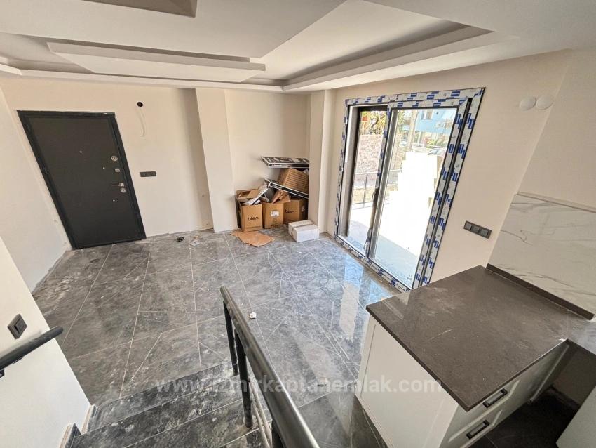 2+1 Villa For Sale In Seferihisar Ürkmez, 500M From The Beach, Suitable For Loans