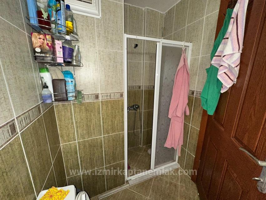 2+1 Apartment For Sale In Seferihisar Ürkmez, Middle Floor, Front Facade, 450M From The Beach