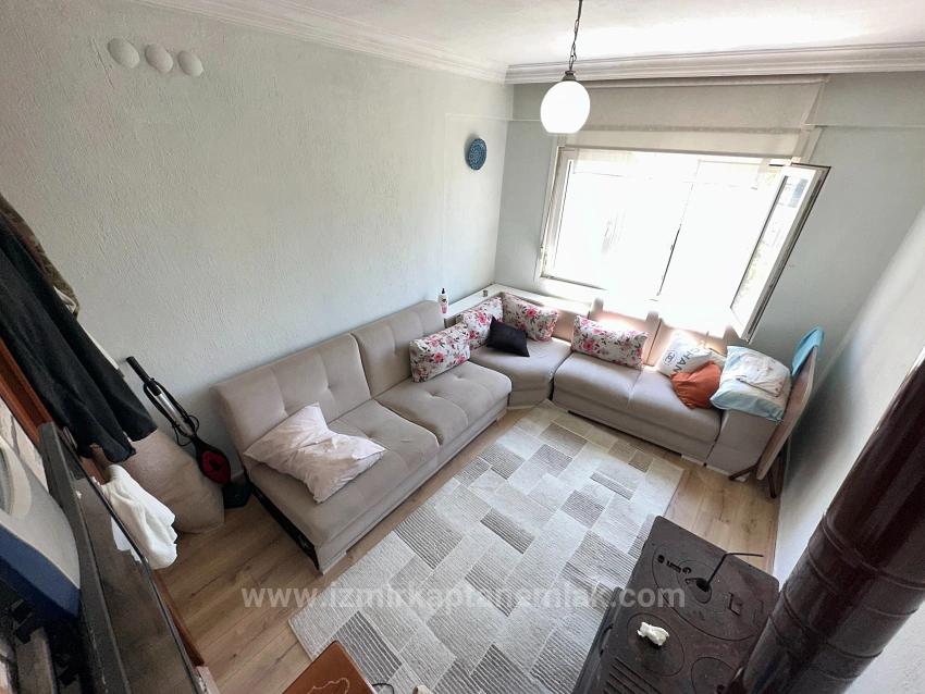 2+1 Apartment For Sale In Seferihisar Ürkmez, Middle Floor, Front Facade, 450M From The Beach