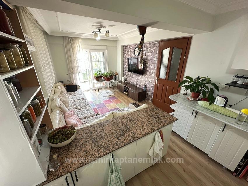 2+1 Apartment For Sale In Seferihisar Ürkmez, Middle Floor, Front Facade, 450M From The Beach