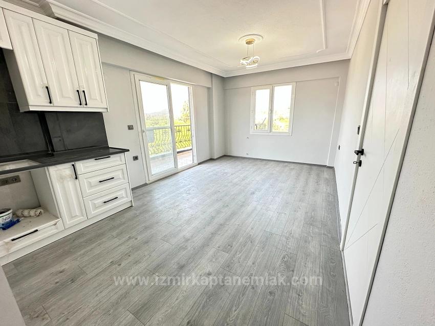 Spacious 2+1 Flat For Sale In Seferihisar Ürkmez Center, Brand New Construction