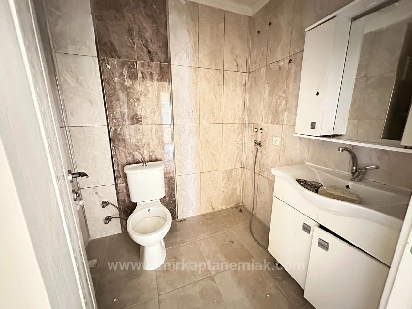 2+1 Apartment For Sale In Seferihisar Ürkmez, Centrally Located 150M From The Beach