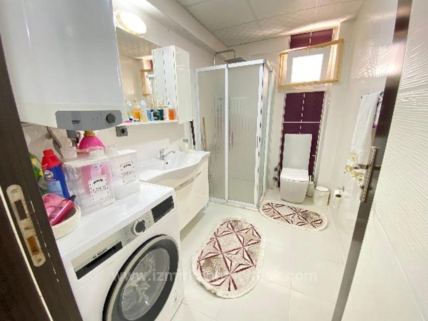 2+1 Apartment For Sale In Seferihisar Ürkmez Bengiler, Convenient 2Nd Floor, Clean