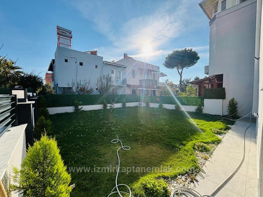 210M2 Independent Luxury Garden 3+1 Villa For Sale In Seferihisar Doğanbey