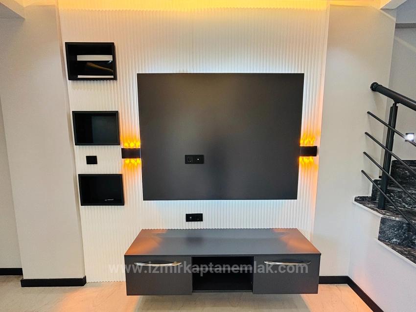 210M2 Independent Luxury Garden 3+1 Villa For Sale In Seferihisar Doğanbey