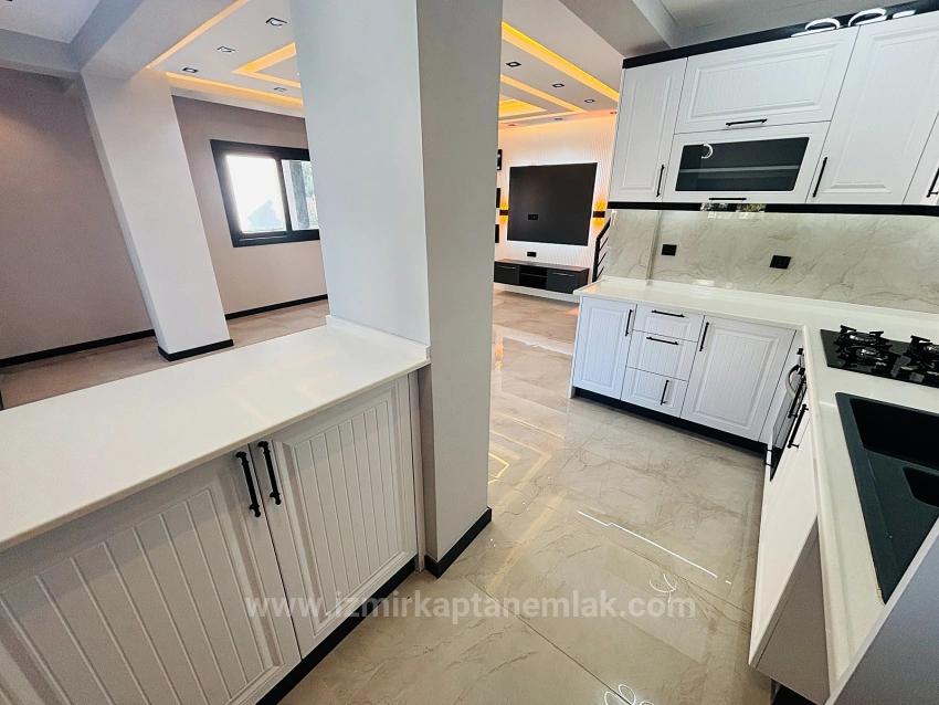 210M2 Independent Luxury Garden 3+1 Villa For Sale In Seferihisar Doğanbey