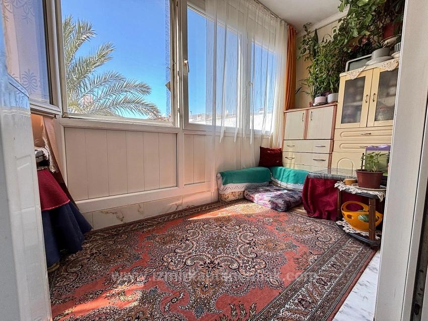 2+1 Apartment For Sale In Seferihisar Ürkmez Center, 150 M From The Beach