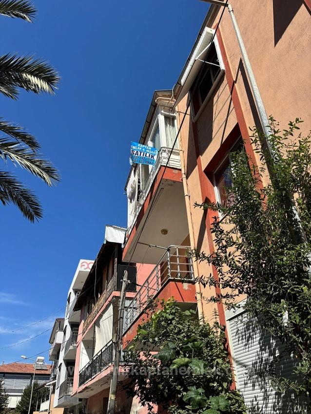 2+1 Apartment For Sale In Seferihisar Ürkmez Center, 150 M From The Beach