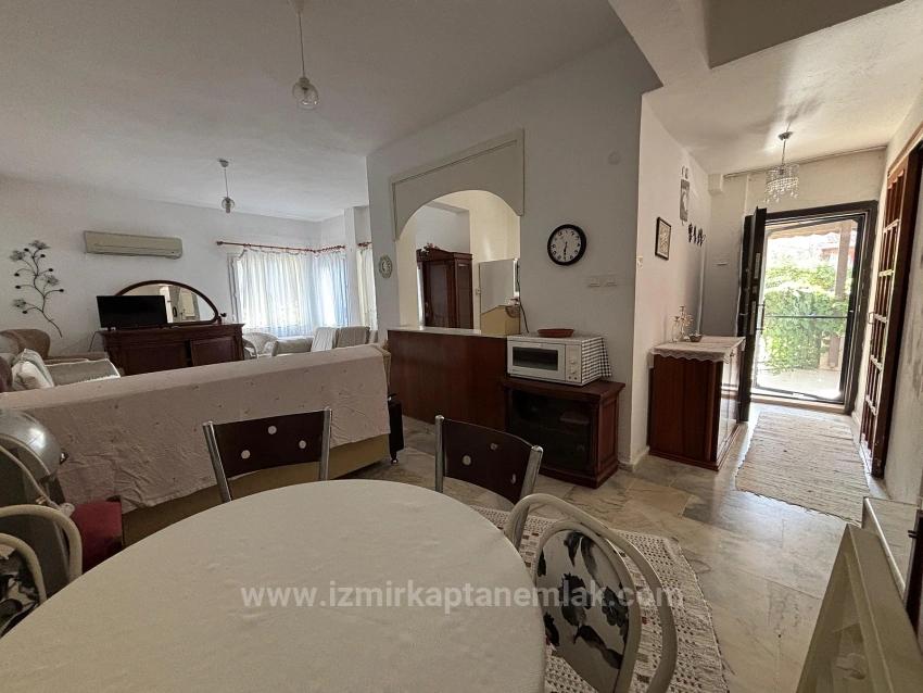 3+1 Villa For Rent With Garden, 50 Meters From The Beach In Seferihisar Doğanbey
