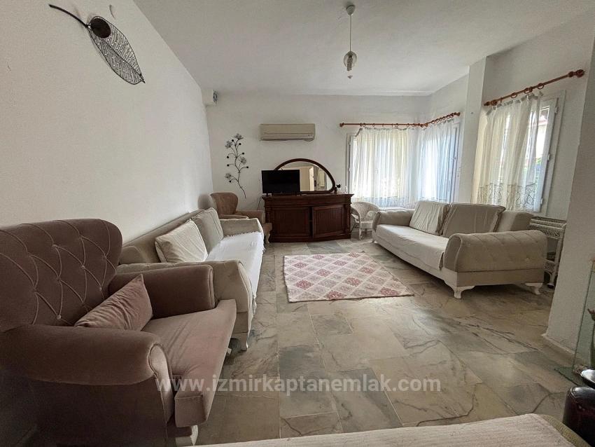 3+1 Villa For Rent With Garden, 50 Meters From The Beach In Seferihisar Doğanbey