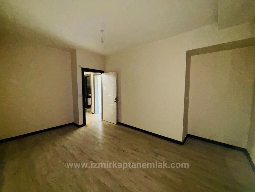 3+1 Villa With Large Garden For Sale In Seferihisar Doğanbey