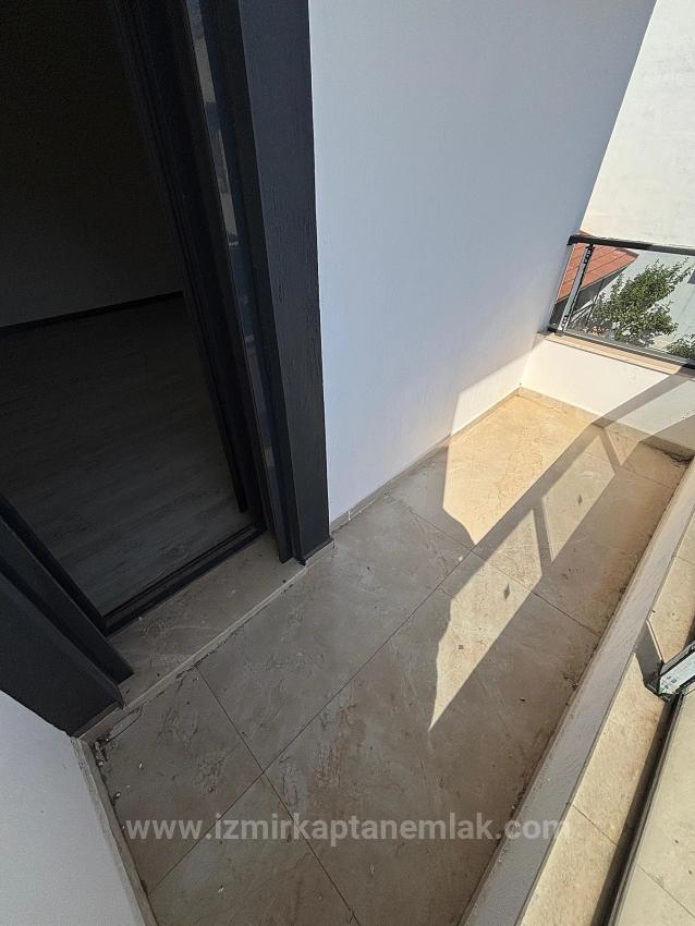 3+1 Villa With Large Garden For Sale In Seferihisar Doğanbey