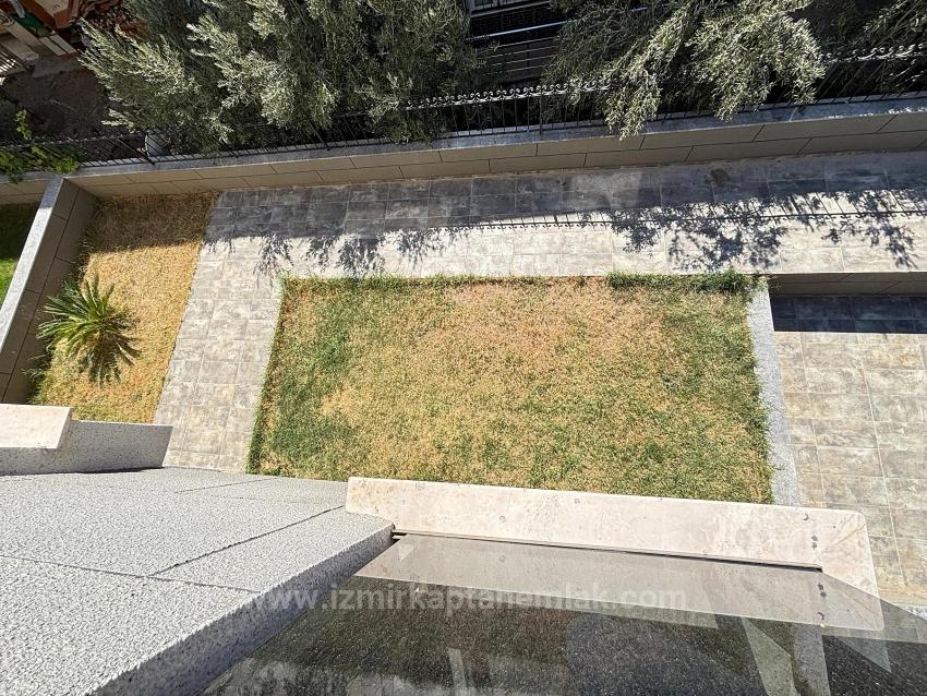 3+1 Villa For Sale In Menderes Özdere, 500 Meters From The Beach, With Parking And Large Garden