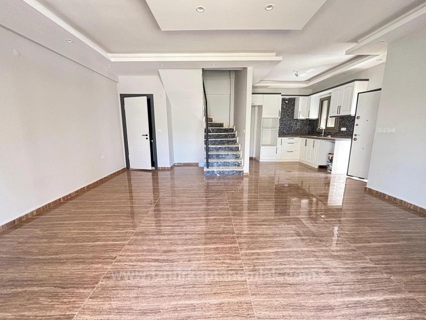 3+1 Villa For Sale In Menderes Özdere, 500 Meters From The Beach, With Parking And Large Garden