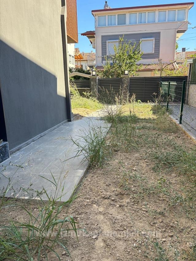 2+1 Villa For Sale In Menderes Özdere, 100 Meters From The Beach, With A Large Garden