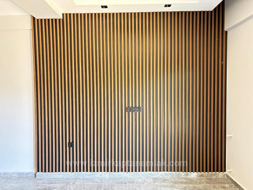 2+1 Villa For Sale In Menderes Özdere, 100 Meters From The Beach, With A Large Garden