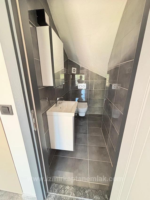 2+1 Villa For Sale In Menderes Özdere, 100 Meters From The Beach, With A Large Garden