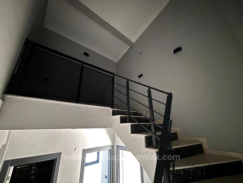 2+1 Villa For Sale In Menderes Özdere, 100 Meters From The Beach, With A Large Garden