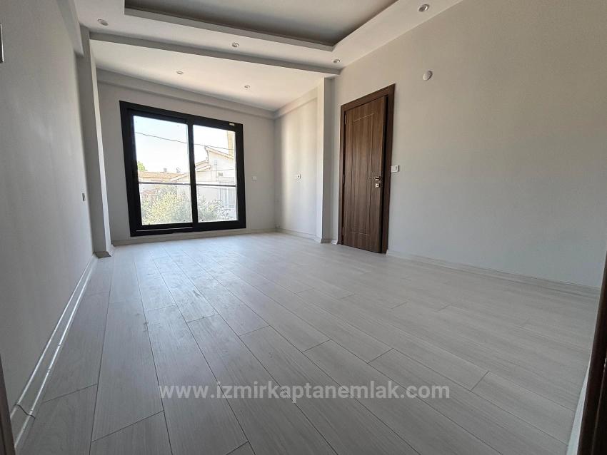 Brand New 4+1 Triplex For Sale In Menderes Özdere, 50 M From The Beach With A Large Garden