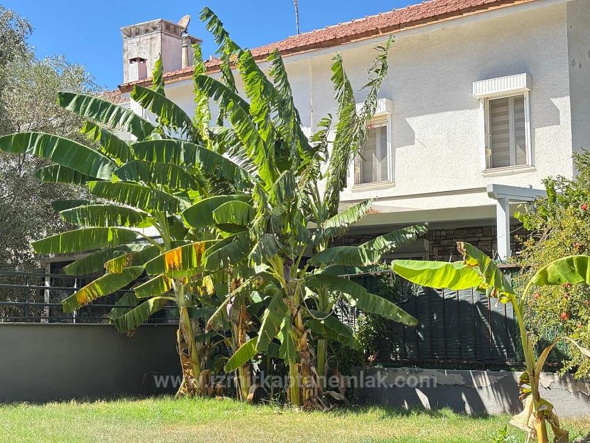 Brand New 4+1 Triplex For Sale In Menderes Özdere, 50 M From The Beach With A Large Garden