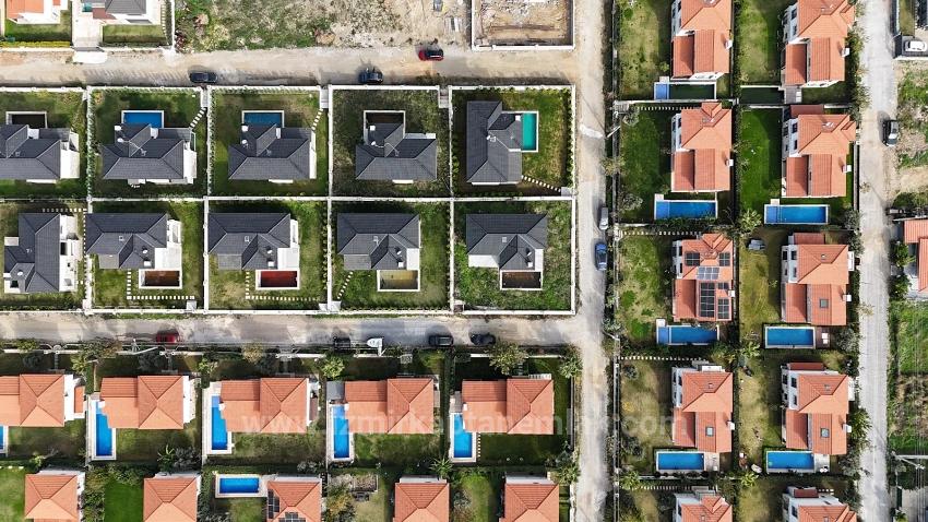 4+1 Detached Duplex Summer Villa With Pool In Seferihisar Akarca