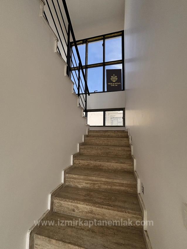 4+1 Detached Duplex Summer Villa With Pool In Seferihisar Akarca