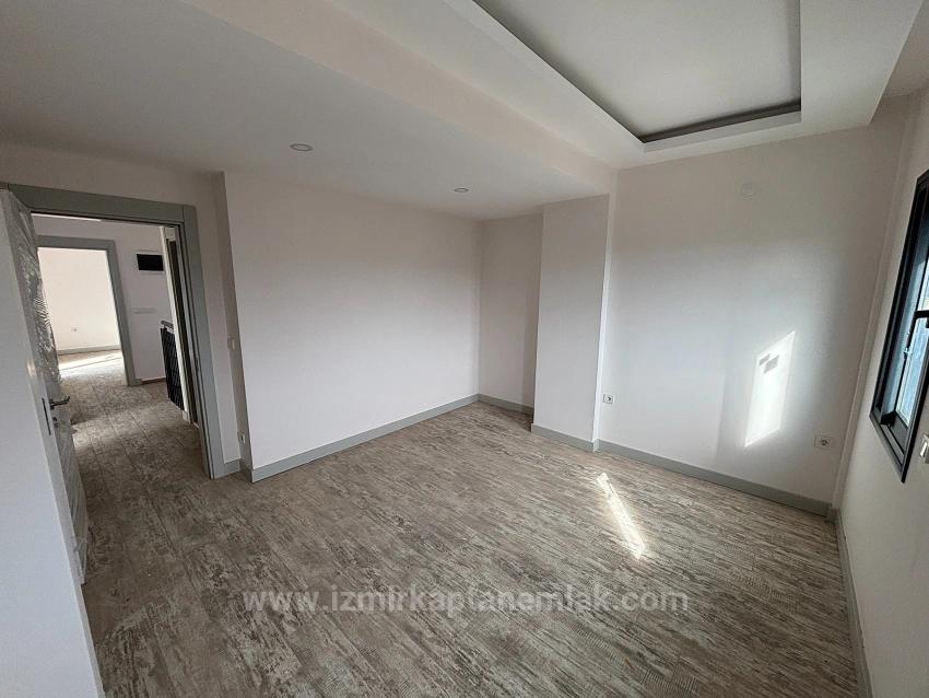 4+1 Detached Duplex Summer Villa With Pool In Seferihisar Akarca