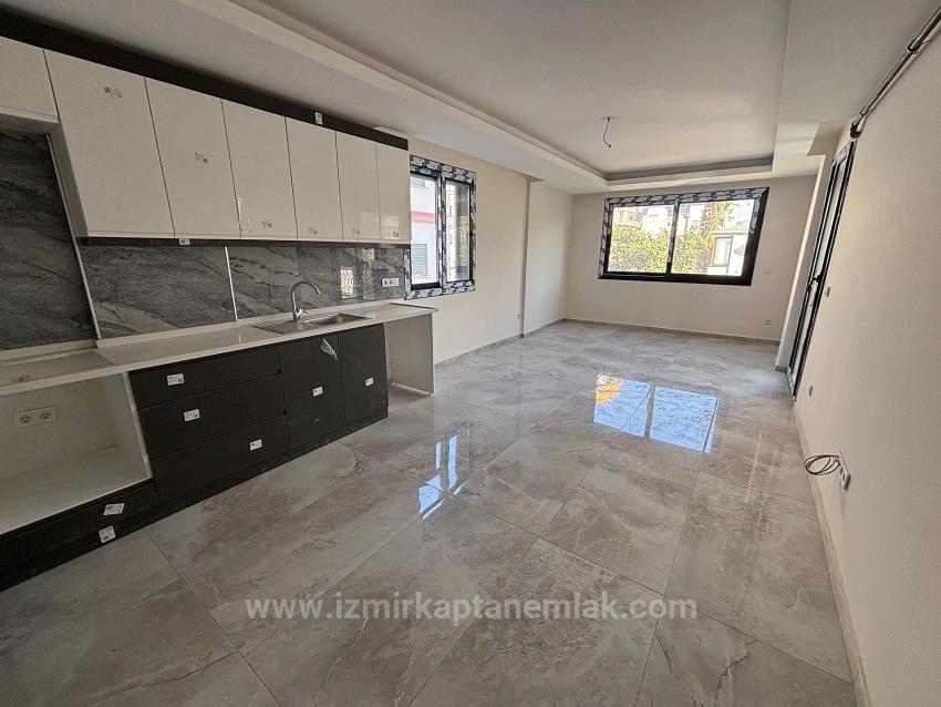 2+1 Middle Floor Flat In Camikebir, Seferihisar, Izmir