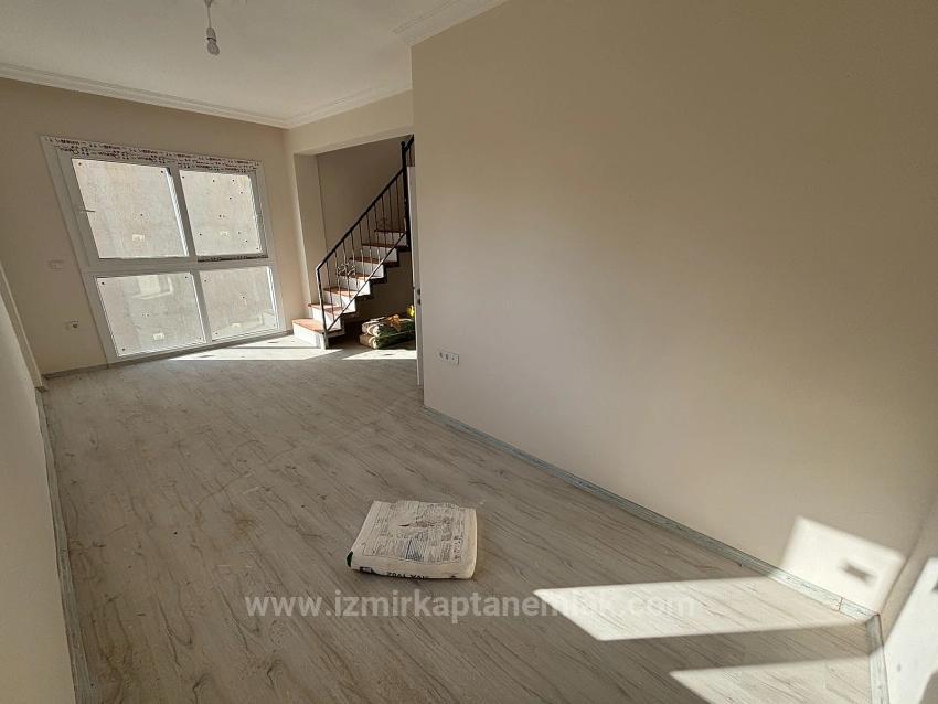 2+2 Duplex Flat For Sale In Menderes Gümüldür Fevzi Çakmak