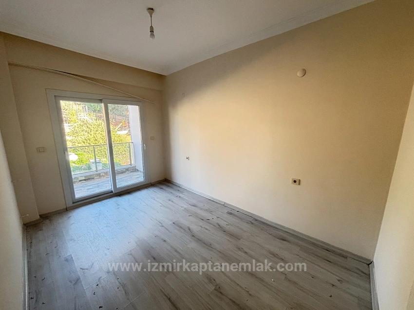 2+1 Flat For Sale In Izmir Menderes Fevzi Çakmak